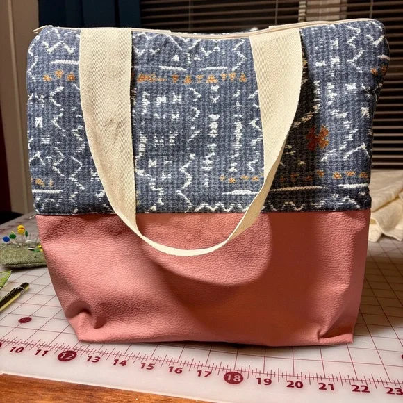 Pink and Blue Shoulder Bag - Picture 4 of 4